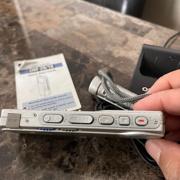 Olympus DM 20 Digital Voice Recorder Dictaphone Working - Picture 4 of 5